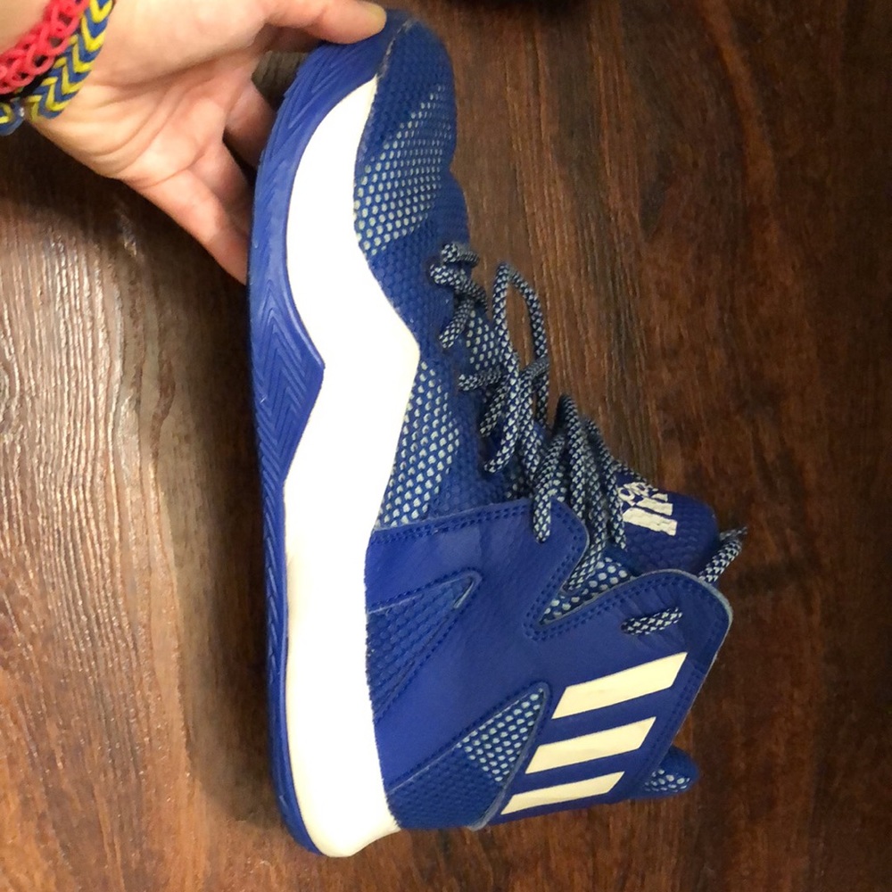 Fairly new basketball shoes, Size 7 men’s